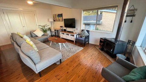 Absolute Lakefront House - Enjoy The Sunrise - Accommodation Broome 3
