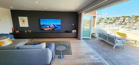 Absolute Waterfront With Oversized Private Terrace - Accommodation Broome 4