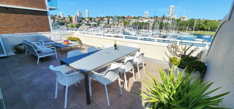 Absolute Waterfront With Oversized Private Terrace - Accommodation Broome 1