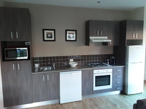 Adelphi Apartment 2- Poolside Or Apartment 2A- King Studio - Accommodation Broome 4