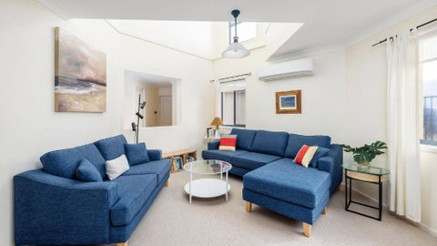 Absolute Oceanfront Portovenere - Accommodation Broome 2
