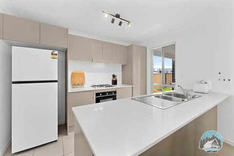 Aircabin - Edmondson Park - 4 Beds Compy House - Accommodation Broome 4