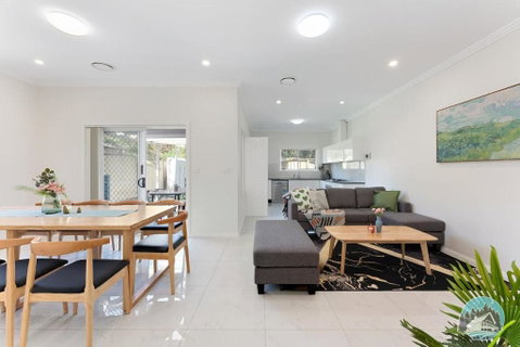 Aircabin - Panania - Sydney - Cozy - 5 Beds House - Accommodation Broome 3