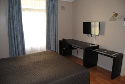 Airlie House Motor Inn - Accommodation Broome 4