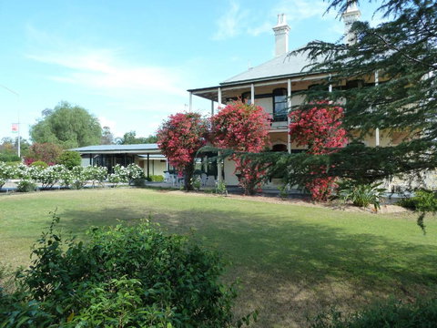 Airlie House Motor Inn - Accommodation Broome 1