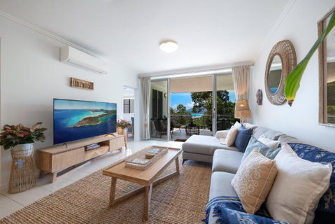 Airlie Sea View - Tropical Vibes Whitsundays - Accommodation Broome 0