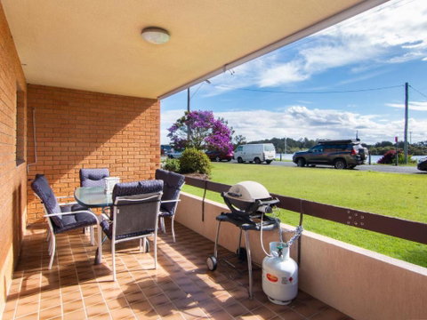 Akuna 3 Ground Floor Opposite Wallis Lake - Accommodation Broome 2