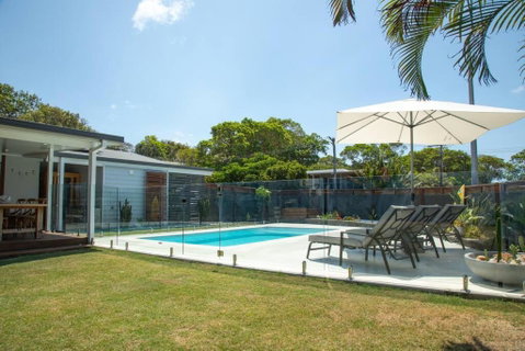 Al Fresco Residence In The Heart Of Point Lookout! - Accommodation Broome 2