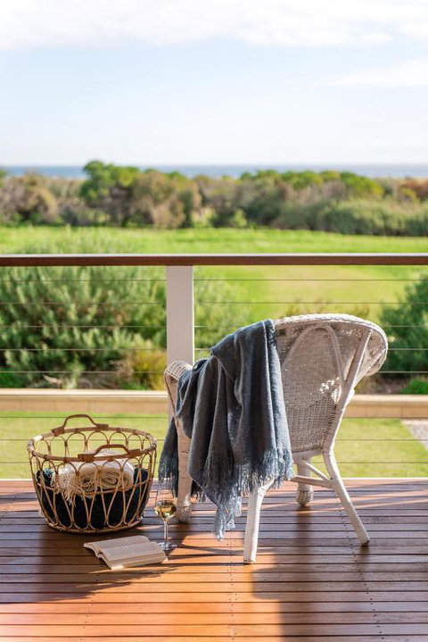 Aldinga Bay Bungalow Ocean View Retreat - Accommodation Broome 1