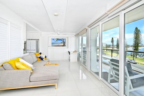 Alexandra Headland Ocean Dream - Stunning View ZA6 - Accommodation Broome 1