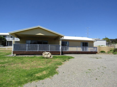 All Decked Out In Turton - Accommodation Broome 0
