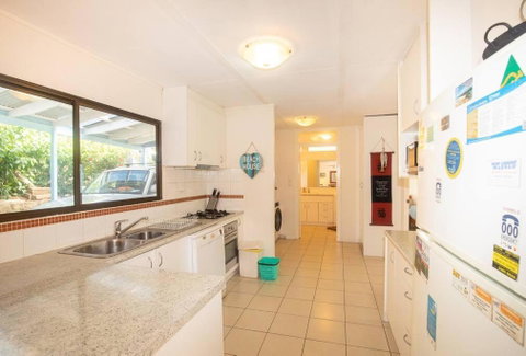 Allamanda Cottage - Close To Beach - Pet Friendly - Accommodation Broome 2