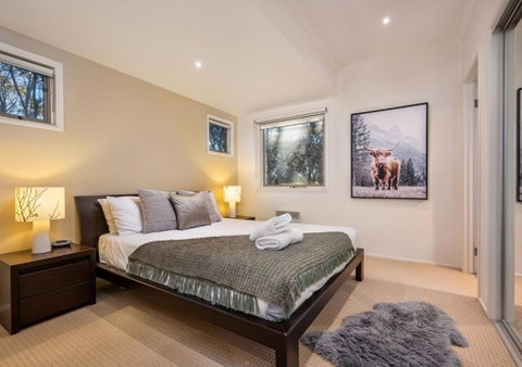 Alpenglow - Accommodation Broome 4