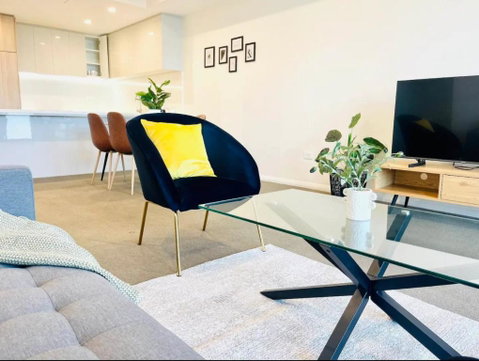 Amazing City View 2 Bedroom Condo 1 Min Station - Accommodation Broome 3