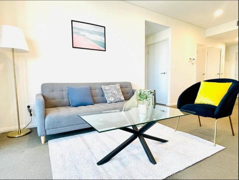 Amazing City View 2 Bedroom Condo 1 Min Station - Accommodation Broome 4