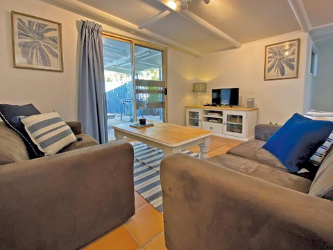 AMITY POINT WATERFRONT CABINS- TAMDHU - Accommodation Broome 2