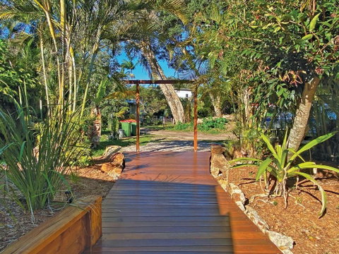 AMITY POINT WATERFRONT CABINS- TAMDHU - Accommodation Broome 1