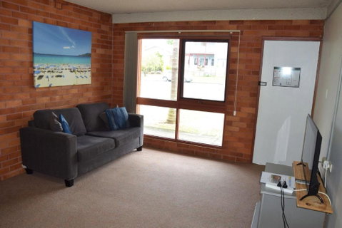 Anglers Lodge 4 - Bring Your Own Linen - Accommodation Broome 3