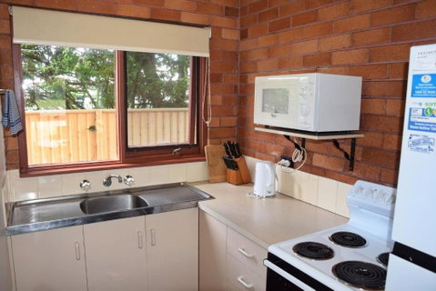 Anglers Lodge 4 - Bring Your Own Linen - Accommodation Broome 0