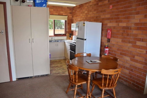 Anglers Lodge 4 - Bring Your Own Linen - Accommodation Broome 2