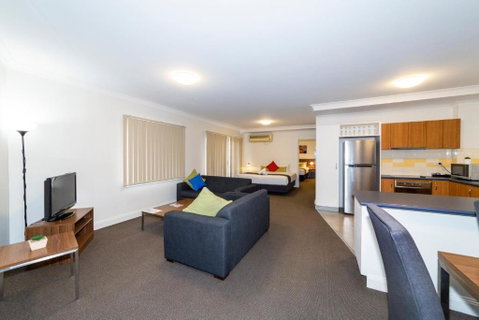 Amazing Accommodations: St Kilda - Accommodation Broome 4