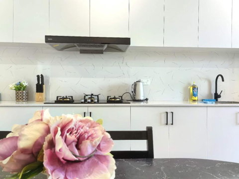 Aircon And Private Bathroom Walk To Train Station With Free Wifi Kitchen And Laundry - Accommodation Broome 4