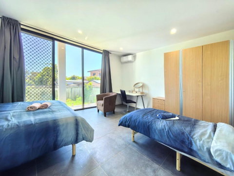 Aircon And Private Bathroom Walk To Train Station With Free Wifi Kitchen And Laundry - Accommodation Broome 2