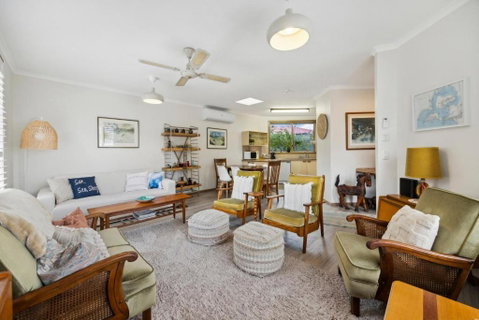 Apartment In Cowes Central On Chapel - Accommodation Broome 1