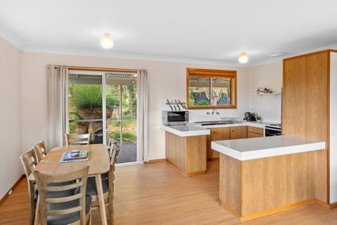 Apples - Accommodation Broome 3