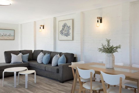 Aque Blu - 11 Hillcrest Ave North Narooma - Accommodation Broome 4