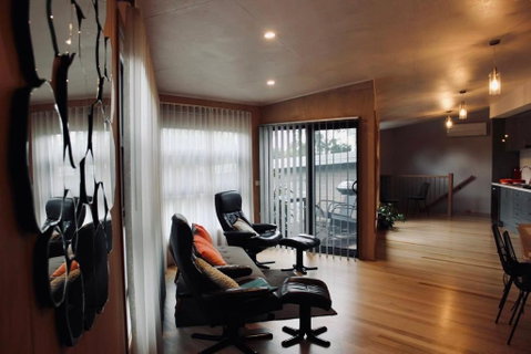 Architectural Crisp & Convenient Location - Accommodation Broome 2