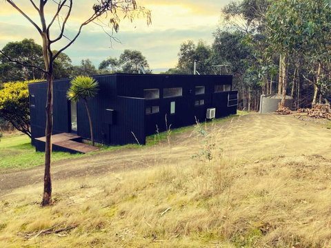 Architecturally Designed Rural Retreat - Accommodation Broome 3