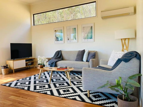 Architecturally Designed Rural Retreat - Accommodation Broome 1