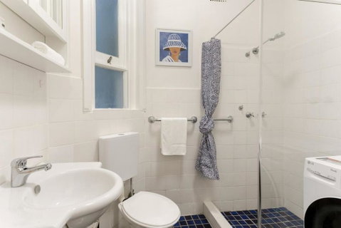 Art Deco Apartment Meters Away From The Beach - Accommodation Broome 4