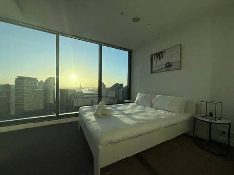 Astonishing 2B2B UpperWestSide Residence Opposite Southern Cross Station - Accommodation Broome 2