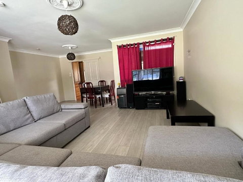 At Holiday House - Accommodation Broome 1