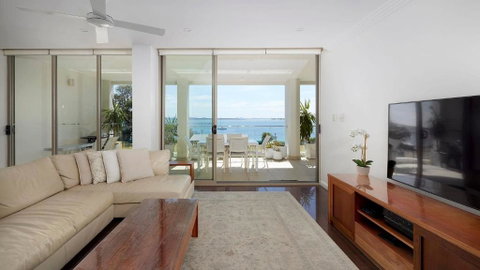 Aura 2 Apartment With Spectacular Views - Accommodation Broome 4