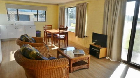 Aurora D - S, 2 - 13 Pacific Pde - Accommodation Broome 3