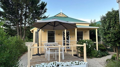 Autumn Beauty - Alpine Cottage 5 - Accommodation Broome 0