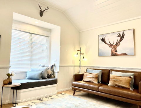 Autumn Beauty - Alpine Cottage 5 - Accommodation Broome 3