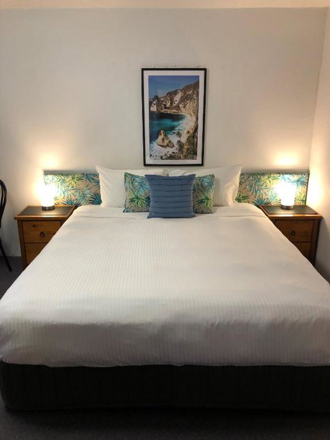 Avaleen Lodge Motor Inn - Accommodation Broome 3