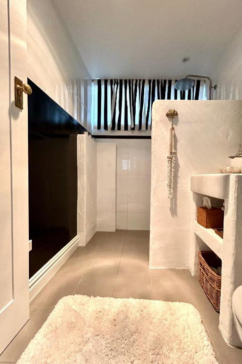 Avalon Beach Cottage- The Islander - Accommodation Broome 4