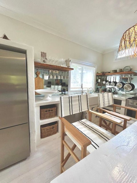 Avalon Beach Cottage- The Islander - Accommodation Broome 2