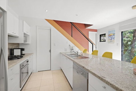 Avoca Beach Living - Accommodation Broome 4