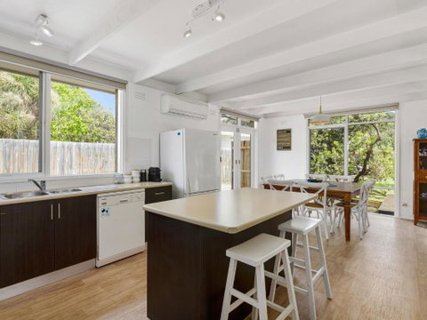 Avonlea Sorrento Holiday House - Accommodation Broome 2