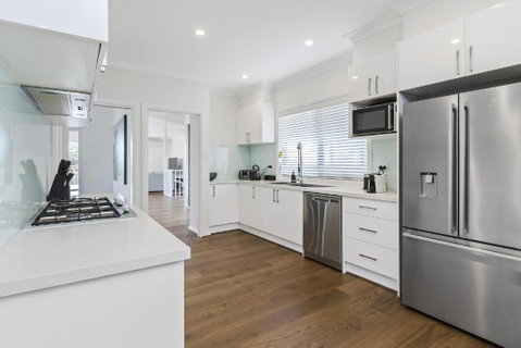 Back Beach Serenity - Expansive Home With Games Area - Accommodation Broome 4