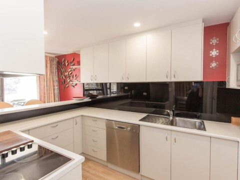 Banksia 2 35 Townsend Street - Accommodation Broome 2