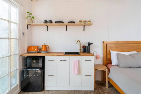 Banksia Bungalow - 100m To Town, 15 Mins To Beach - Accommodation Broome 1