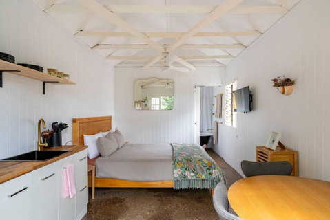Banksia Bungalow - 100m To Town, 15 Mins To Beach - Accommodation Broome 4