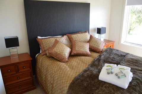 BATHURST GOLDFIELDS RESIDENCE On MOUNT PANORAMA - Accommodation Broome 0